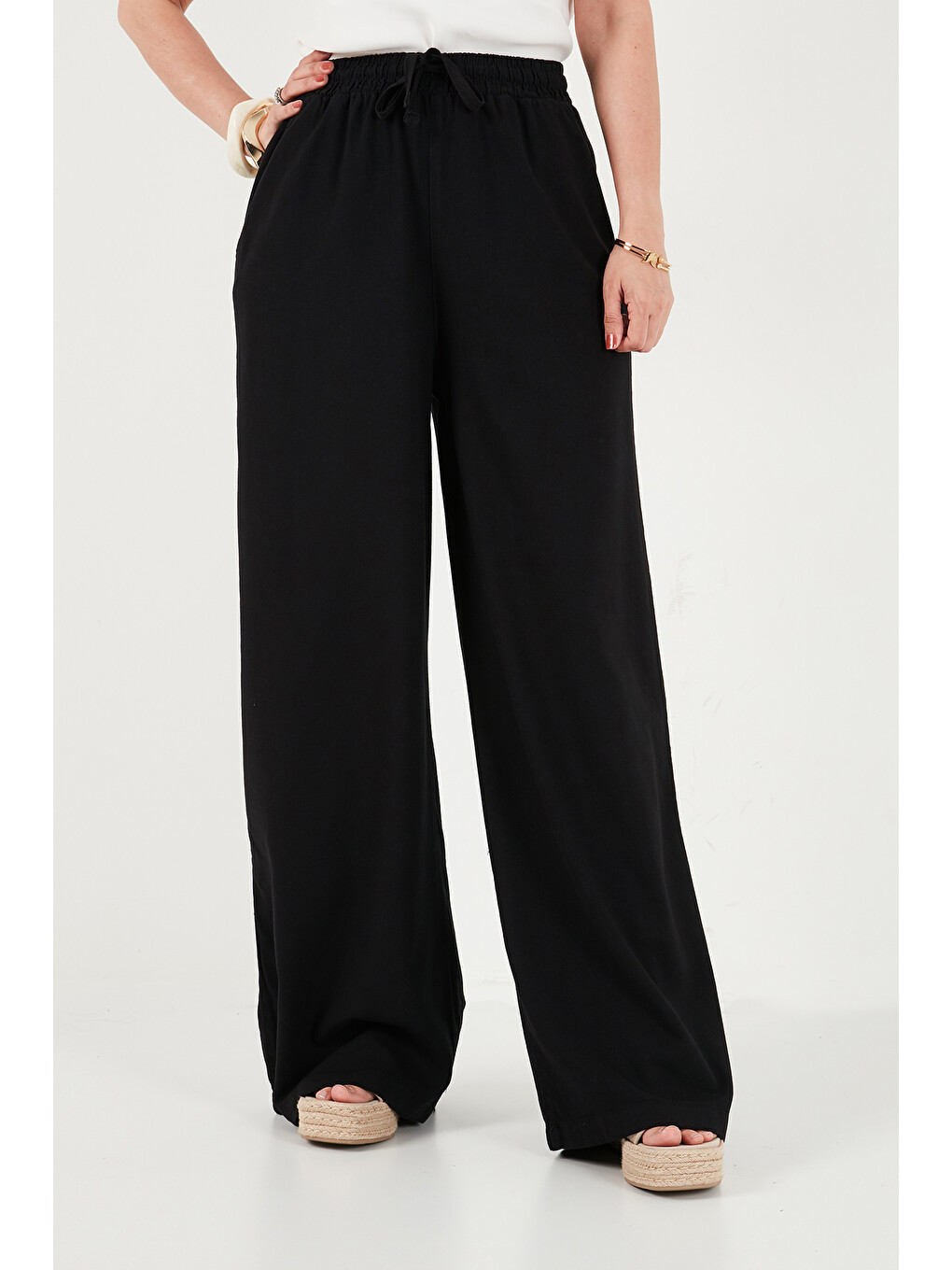 Siyah Pamuklu Relaxed Fit Yüksek Bel Geniş Paça Pantolon 668yp5559-1