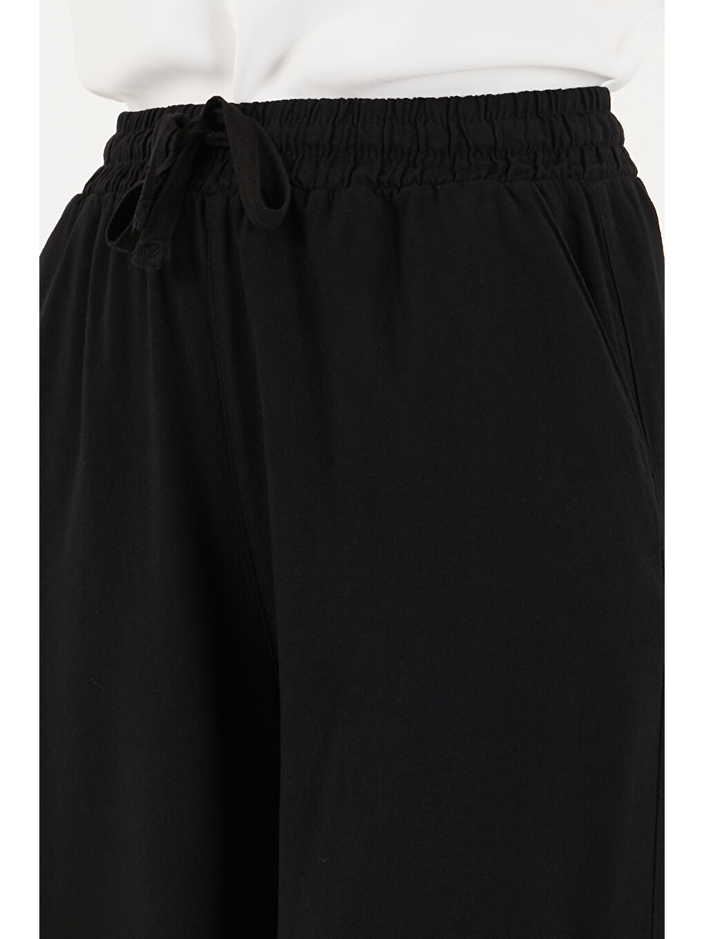 Siyah Pamuklu Relaxed Fit Yüksek Bel Geniş Paça Pantolon 668yp5559-6