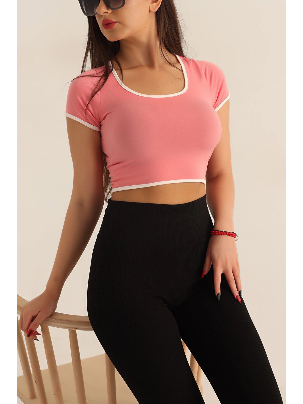 Kadın Pembe Beyaz Biyeli Kısa Kol Elastanlı SendyCrop Bluz HZL24S-SND190901-1