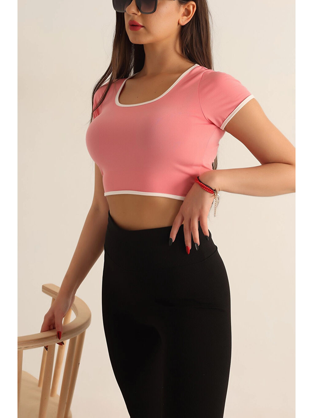 Kadın Pembe Beyaz Biyeli Kısa Kol Elastanlı SendyCrop Bluz HZL24S-SND190901-2