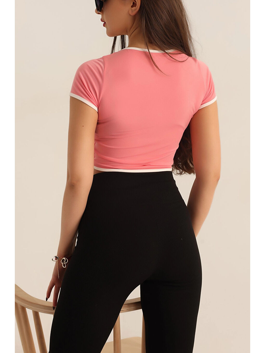 Kadın Pembe Beyaz Biyeli Kısa Kol Elastanlı SendyCrop Bluz HZL24S-SND190901-3