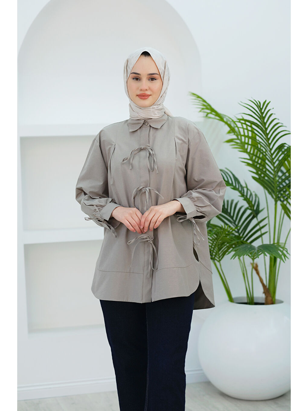 Ön Kurdele Detay Oval Kesim Gömlek Gri