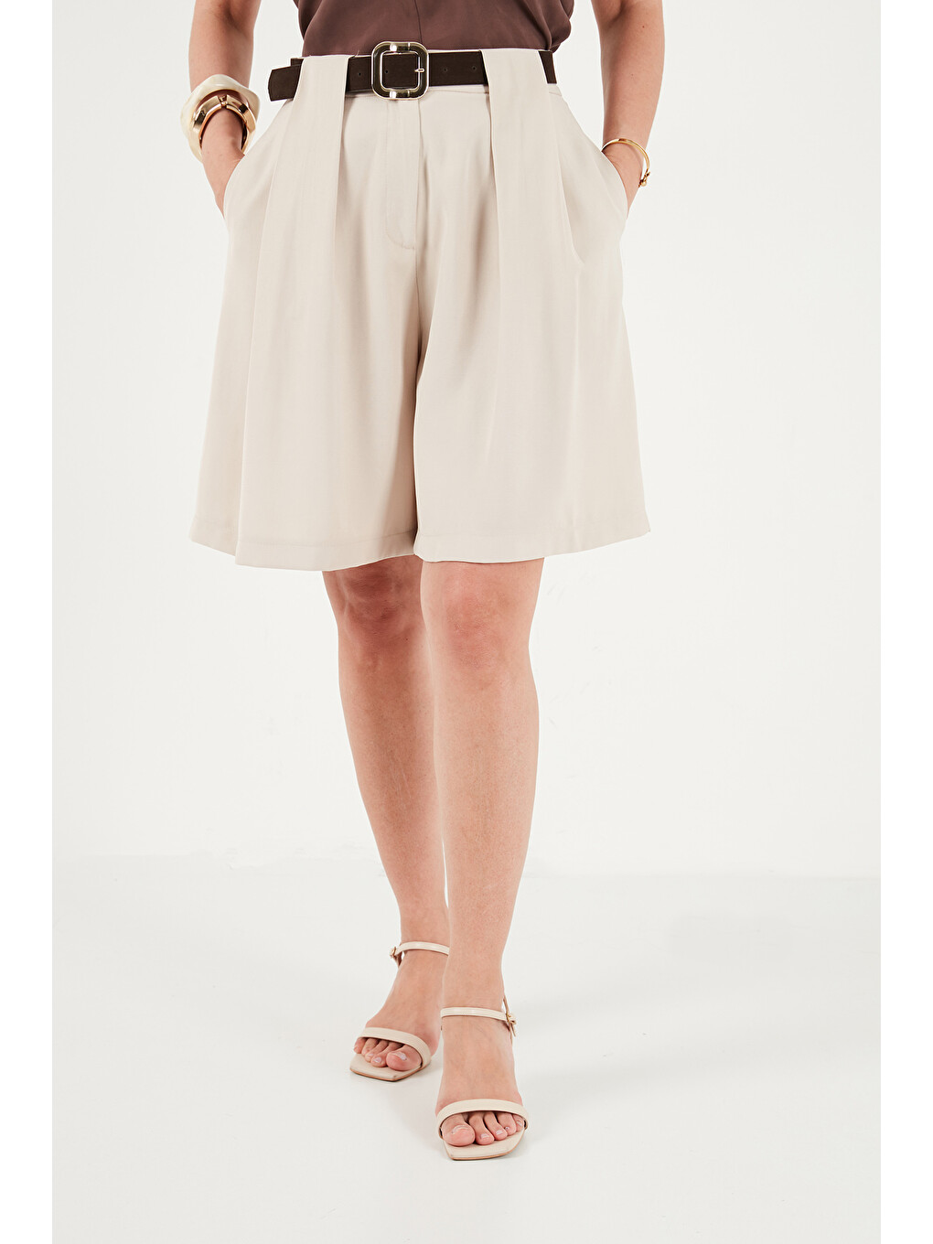 Bej Kemerli Yüksek Bel Relaxed Fit Bermuda Short 145m39764-2