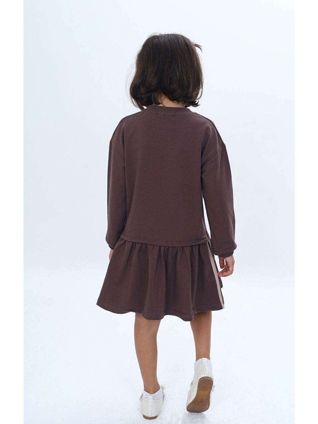 Kahverengi Kız Çocuk Şeritli Kalp Nakışlı Elbise-4
