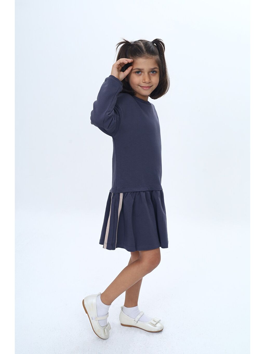 Antrasit Kız Çocuk Şeritli Kalp Nakışlı Elbise-2