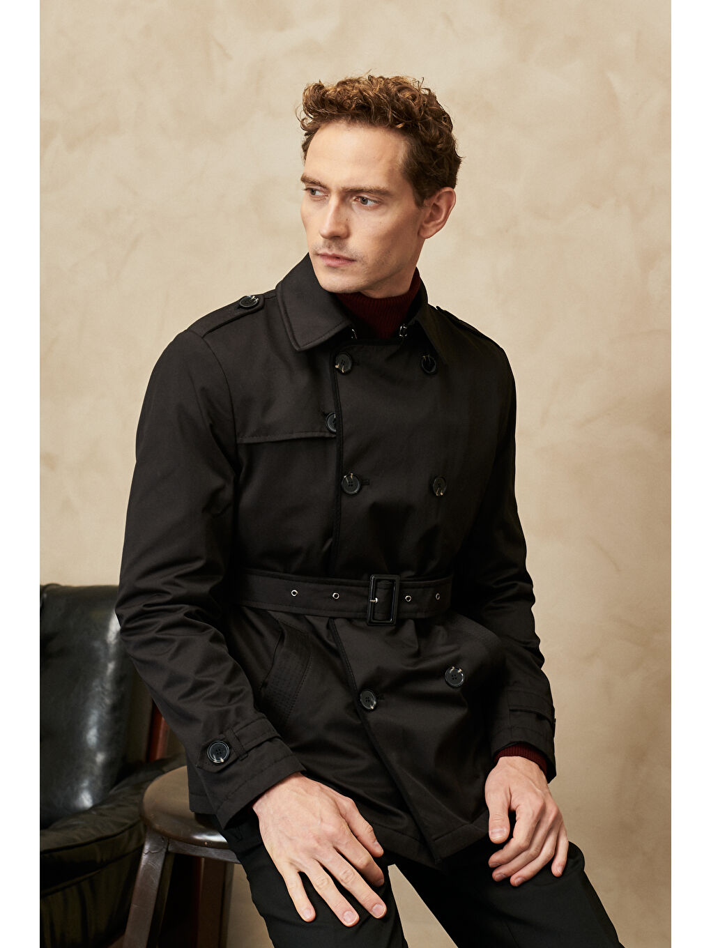 Erkek Siyah Standart Fit Normal Kesim Bebe Yaka Beli Kemerli Pamuklu Kışlık Trençkot-4