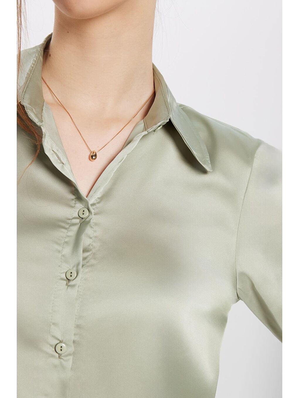 Kadın Relax Fit Rahat Kesim Satenli Kumaş Yeşil Kare Manşet Düz Gömlek-2