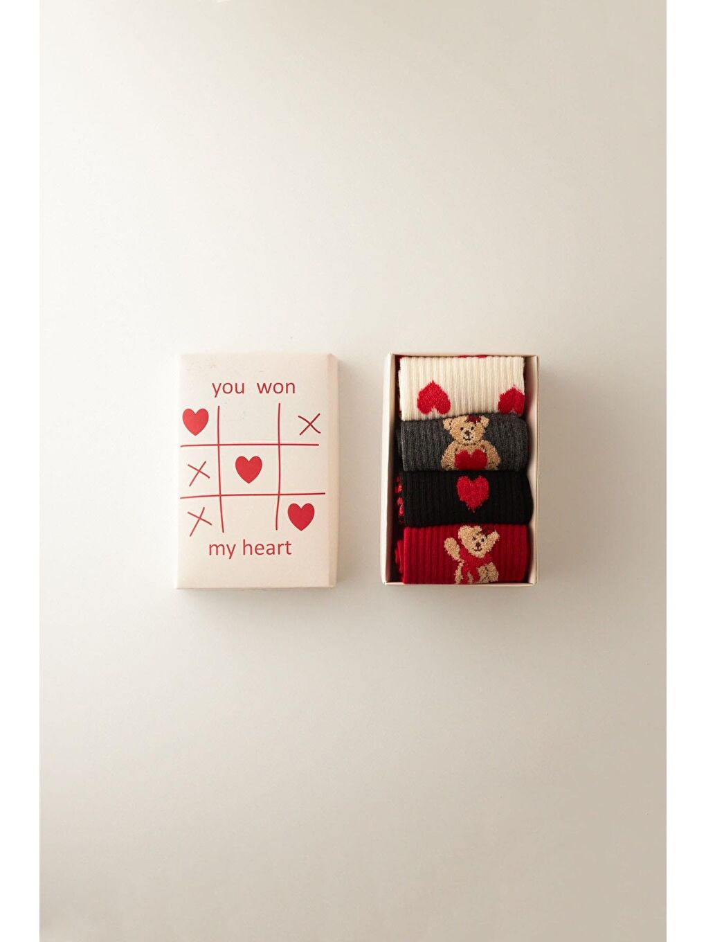 Katia And Bony Kirmizi Kadın 4 Lü Paket Kutulu Kalpli Teddy Soket Çorap Kırmızı - 3