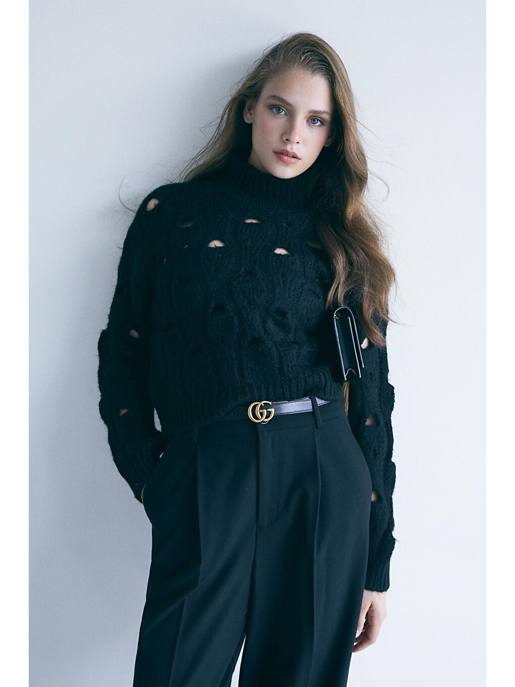 Siyah Dik Yakali Delik Jakar Detaylı Kazak-3