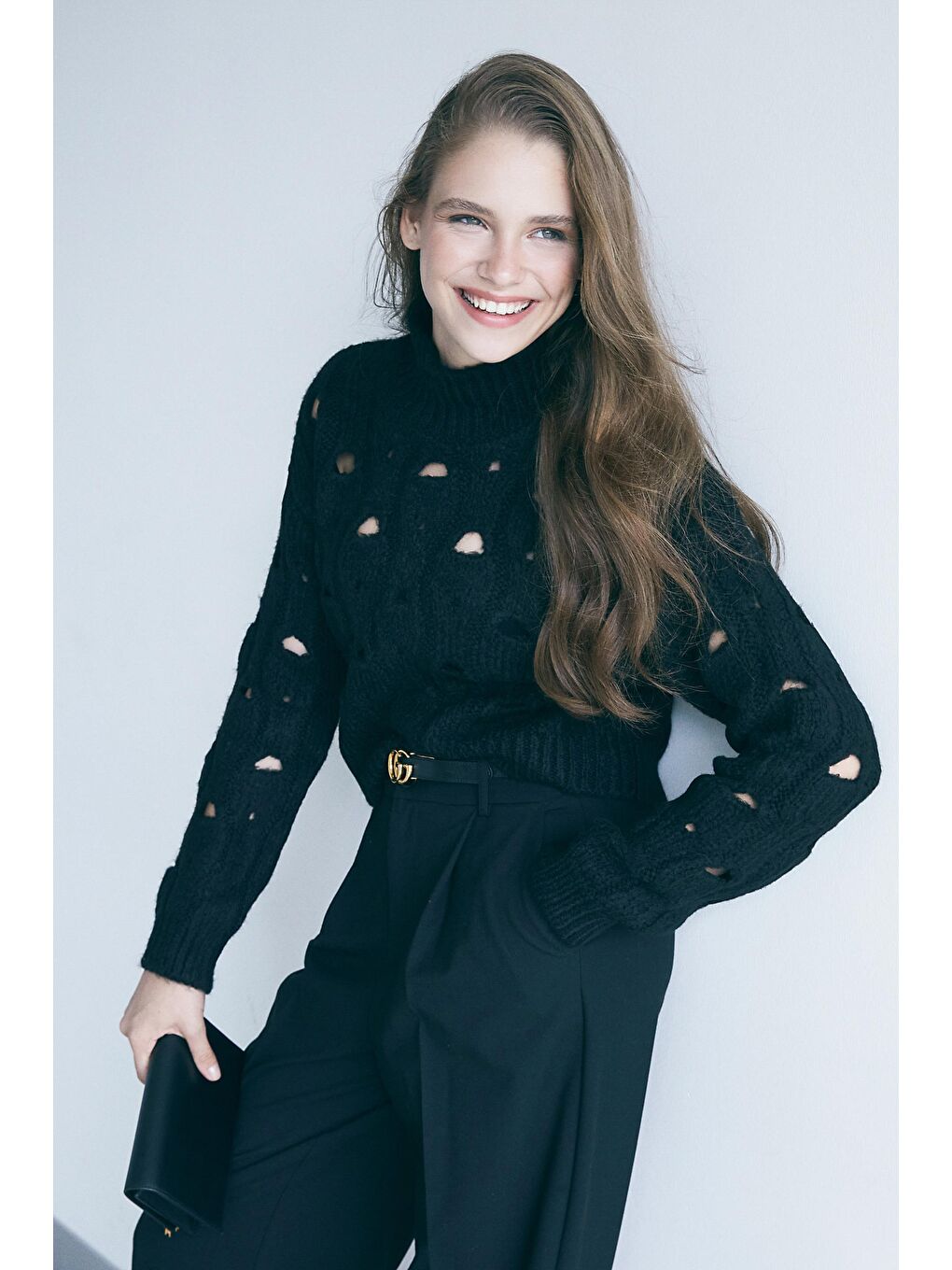 Siyah Dik Yakali Delik Jakar Detaylı Kazak-4