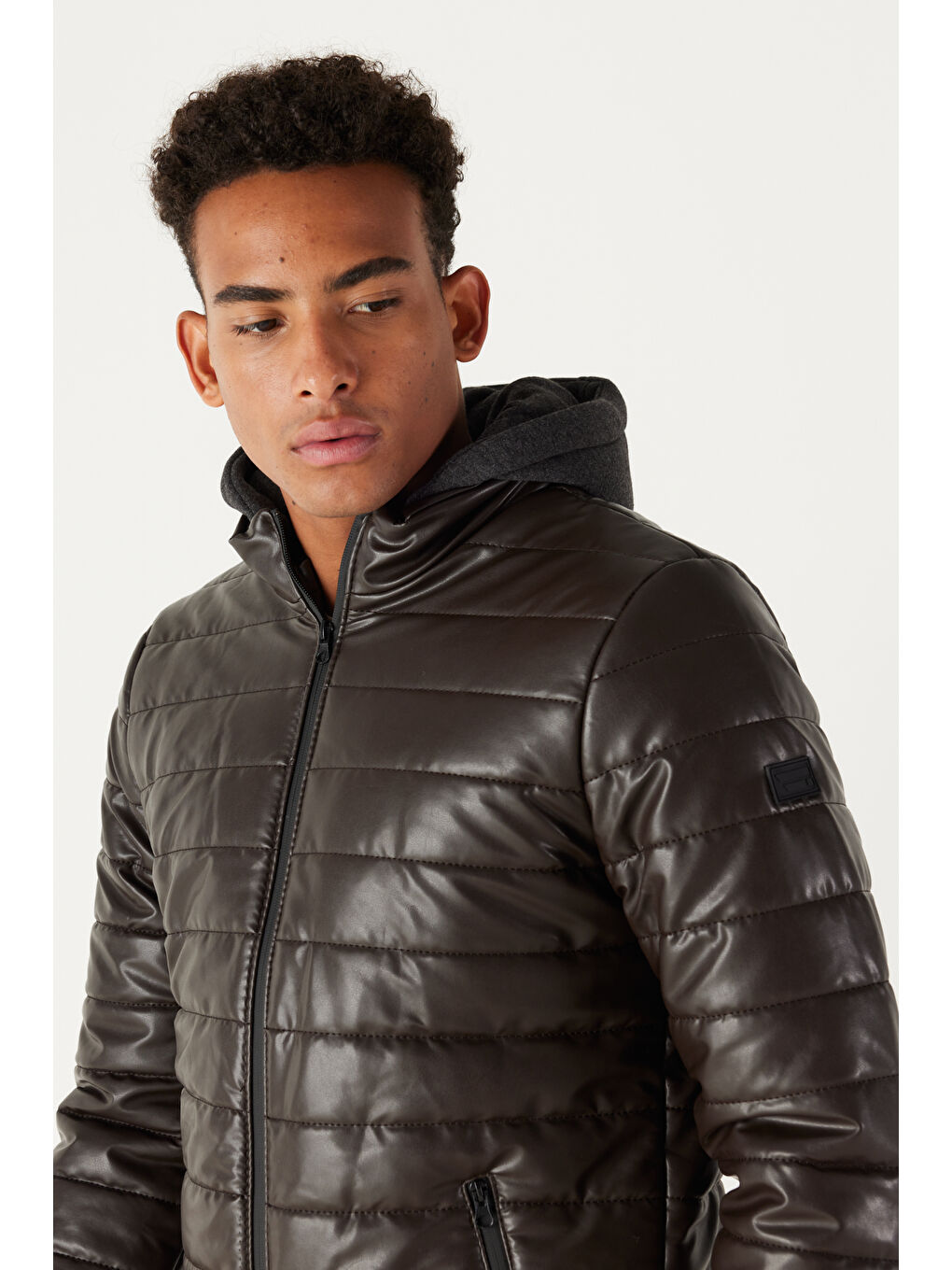 Erkek Kahverengi Standart Fit Normal Kesim Çıkarılabilir Kapüşonlu Mont