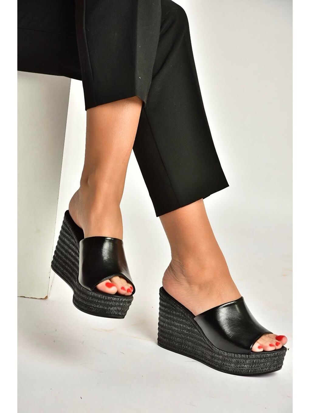 Siyah Kadın Terlik Y996559960-1