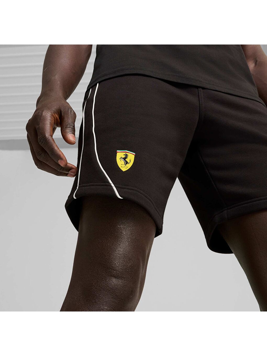 Siyah Scuderia Ferrari Race Erkek Şort-4