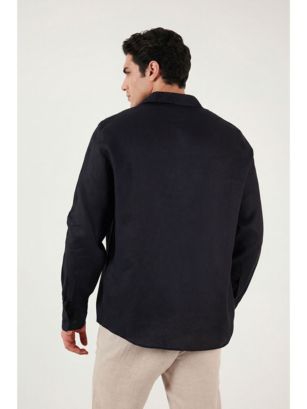 Siyah Pamuklu Regular Fit Klasik Yaka Uzun Kollu % 100 Keten Gömlek CF26S1210000-5