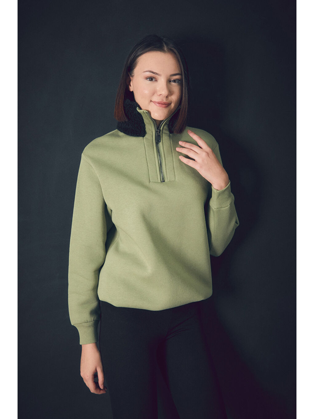 Fullamoda Haki Basic Yakası Pelüş Detaylı Beli Stoperli Sweatshirt