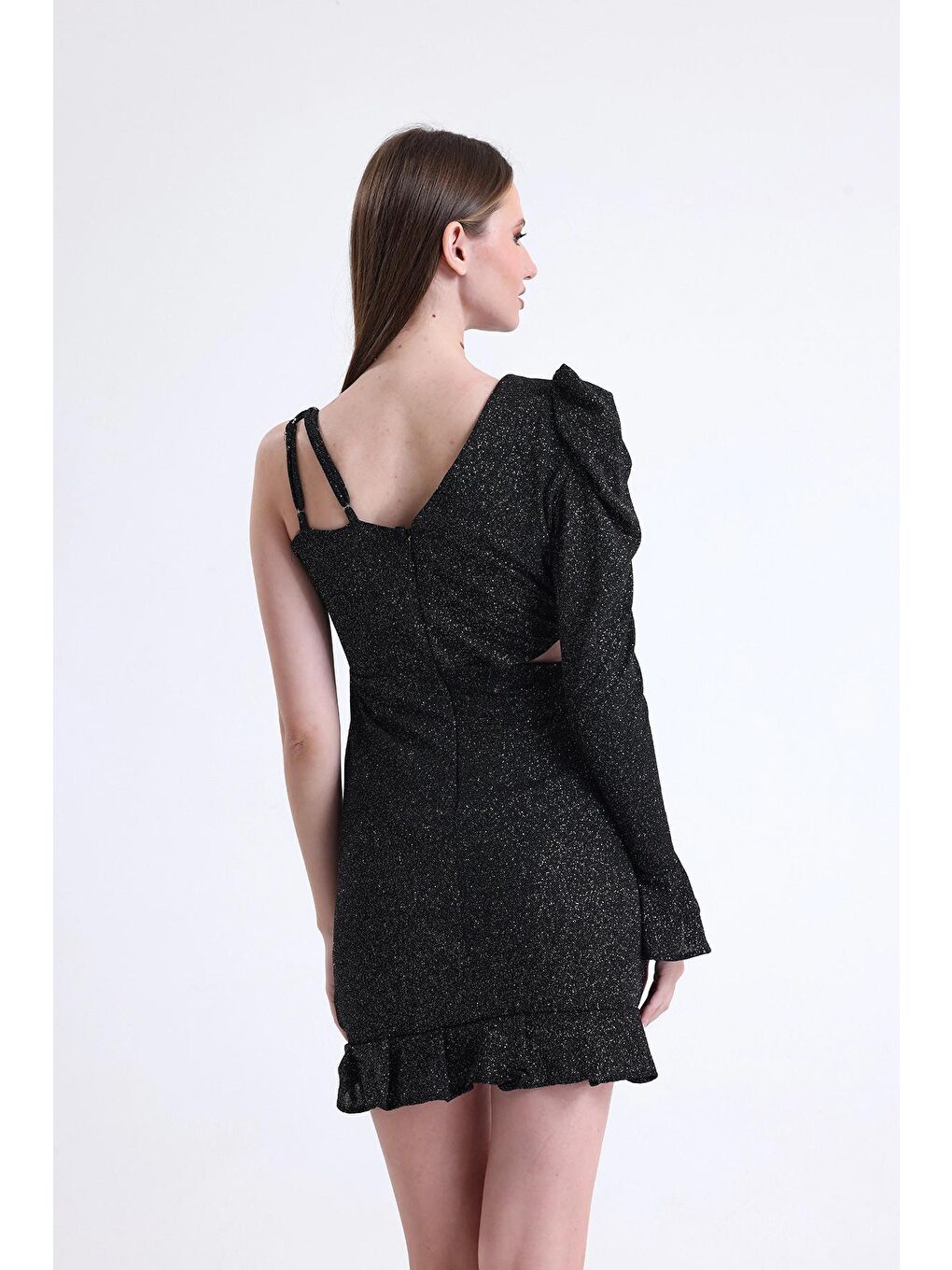 Siyah Tek Kollu Yanı Pencereli Eteği Fırfırlı Simli Kısa Abiye Elbise-4