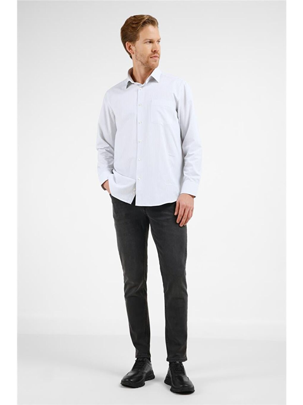 Beyaz - Siyah Çizgili Desen Sert Yaka Uzun Kol Cepli Comfort Fit Pamuklu Gömlek 1004255208-1