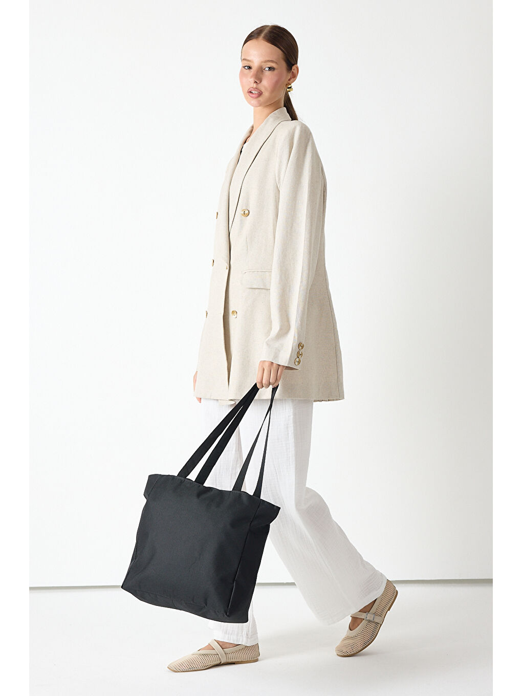 Kadın Siyah Önü Fermuarlı Büyük Boy Kumaş Omuz Çantası-2