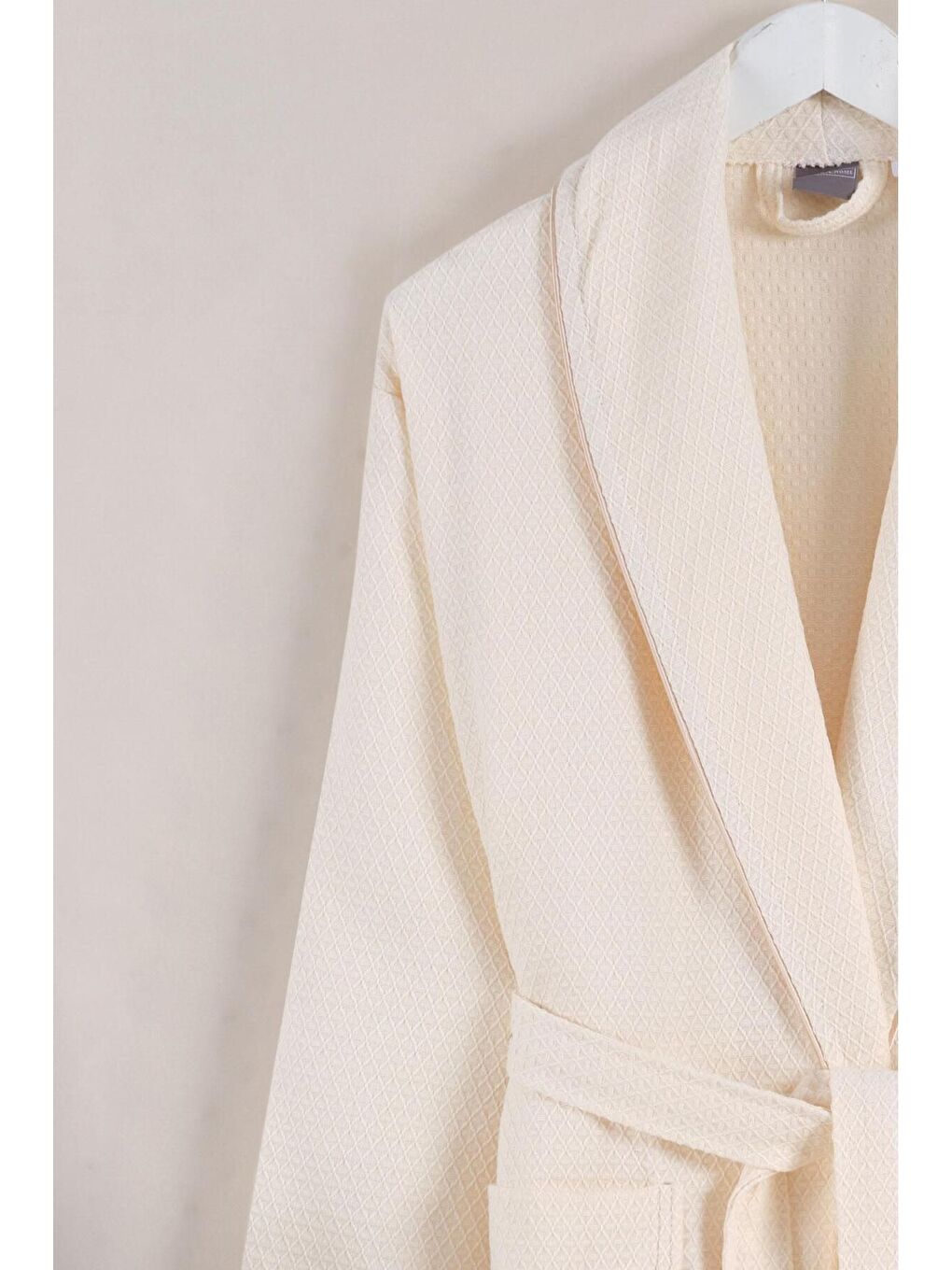 Ekru Dama Serisi Şal Yaka Pike Bornoz Sabahlık Krem-1
