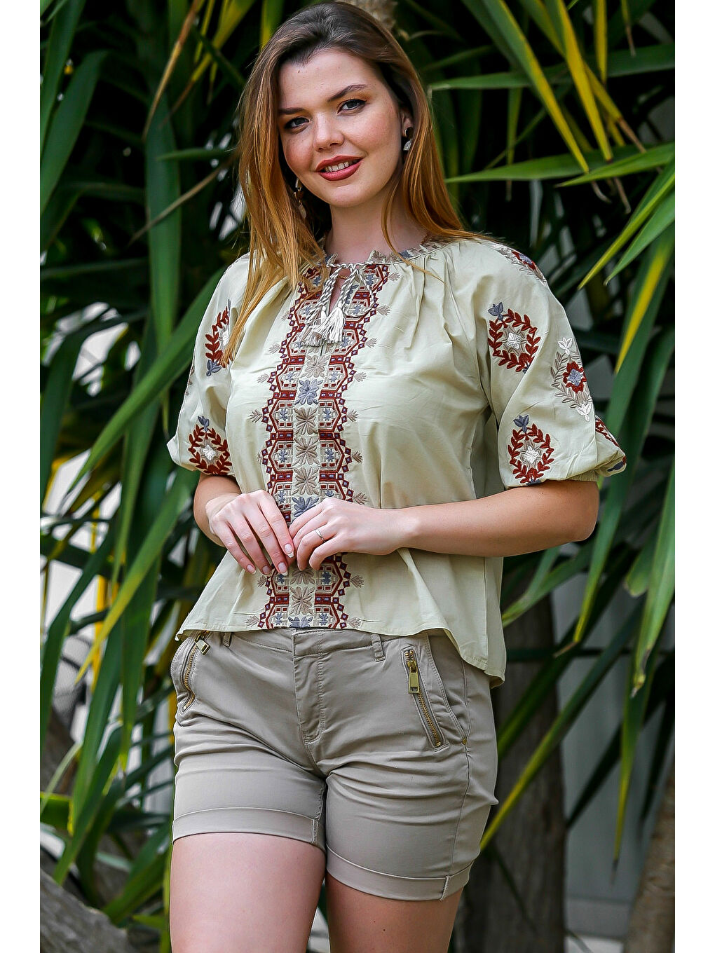 Bej Hakim Yaka Balon Kol Bağlamalı Yaka Ve Kol Nakışlı Dokuma Casual Bluz-2