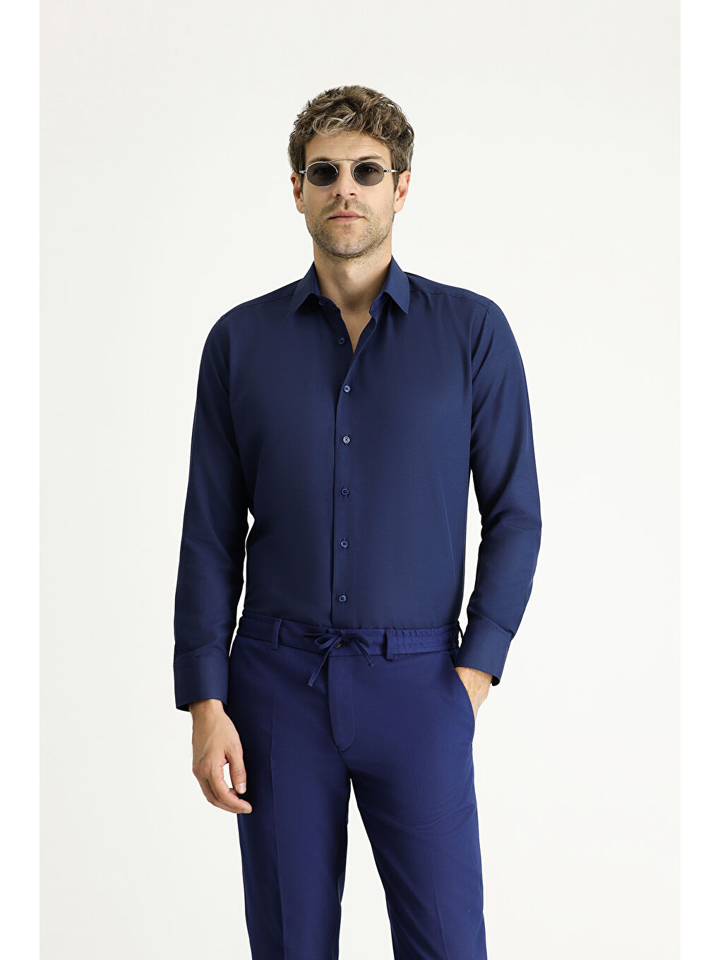 Lacivert Uzun Kollu Slim Fit Dar Kesim Klasik Pamuklu Kolay Ütülenebilir Gömlek