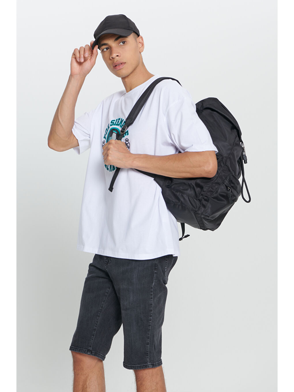 Erkek Beyaz Real Madrid Lisanslı Oversize Fit Bol Kesim %100 Pamuk Bisiklet Yaka Tişört-3