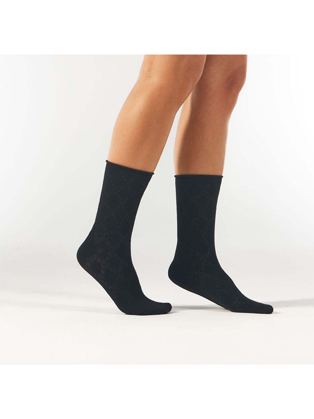 Karışık 2'li Paket Beyaz Ve Siyah Örgü Desenli Modal Lastiksiz Dikişsiz Kadın Soket Çorap 36-41-2