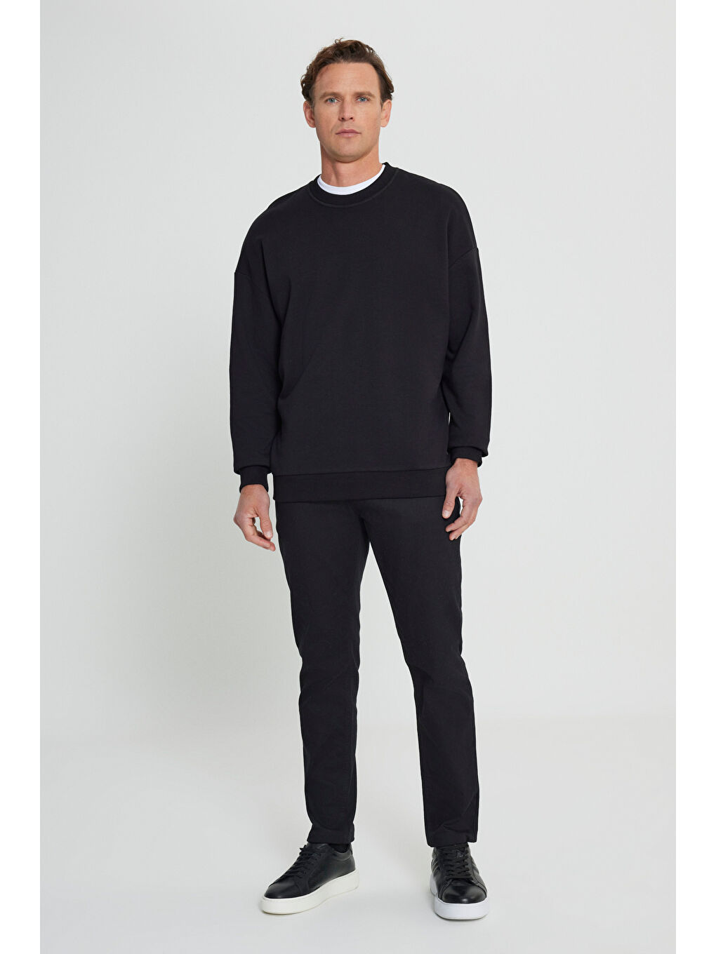 Erkek Siyah Oversize Bol Kesim 3 İplik Bisiklet Yaka Pamuklu Sweatshirt-1