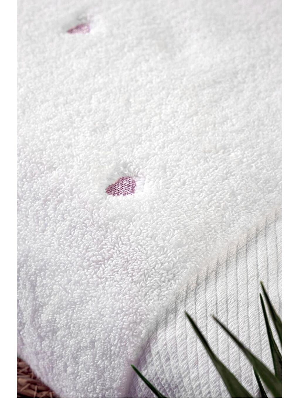 Love Serisi Nakışlı Micro Pamuk Banyo Havlu Seti Lila-1