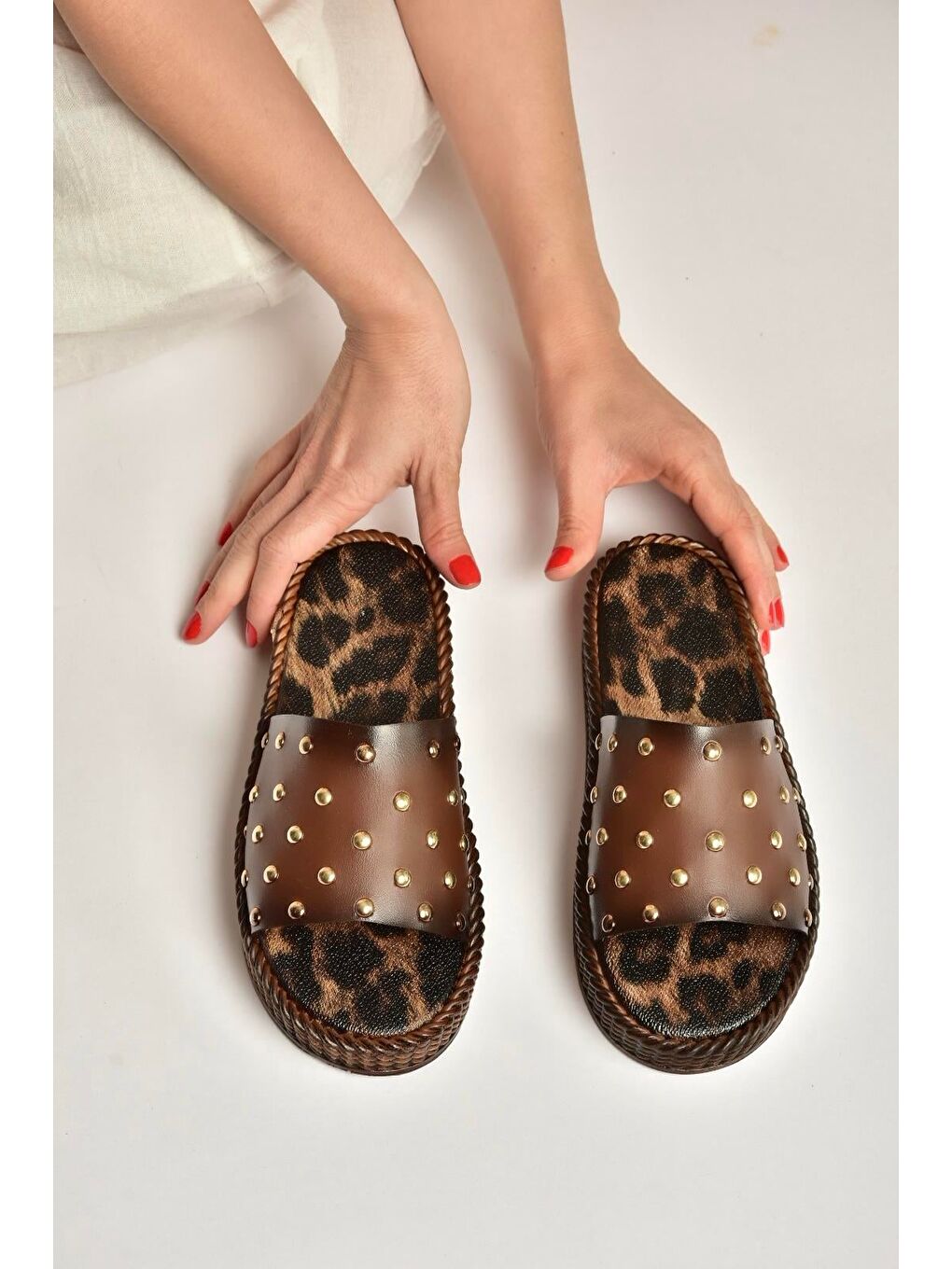 Kahverengi Kadın Terlik Y390400003-2