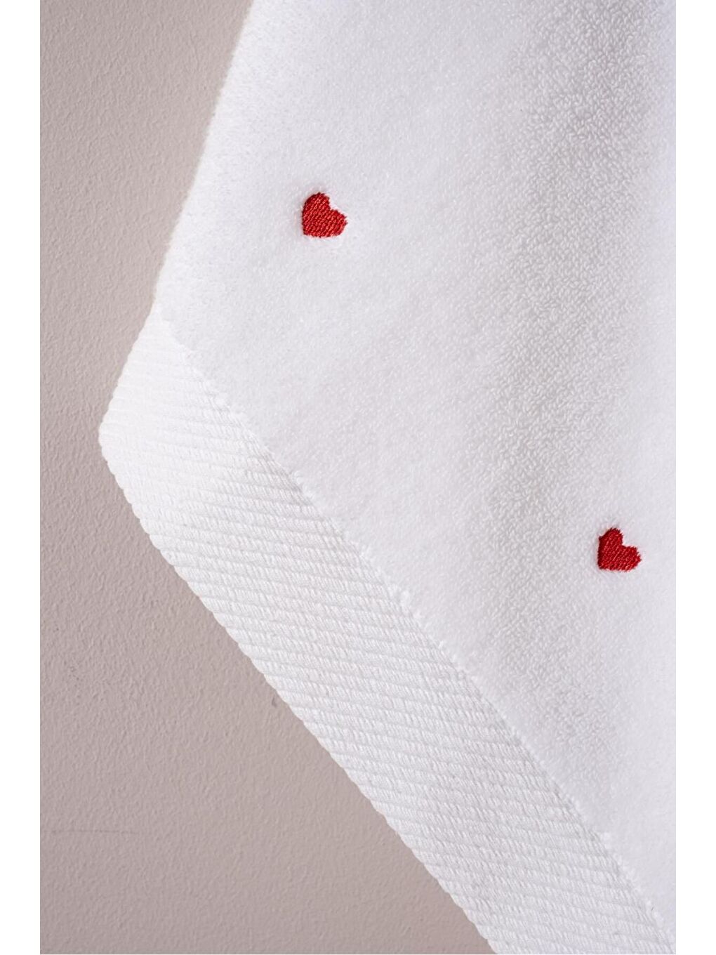 Love Serisi Nakışlı Micro Pamuk Banyo Havlu Seti Kırmızı-1