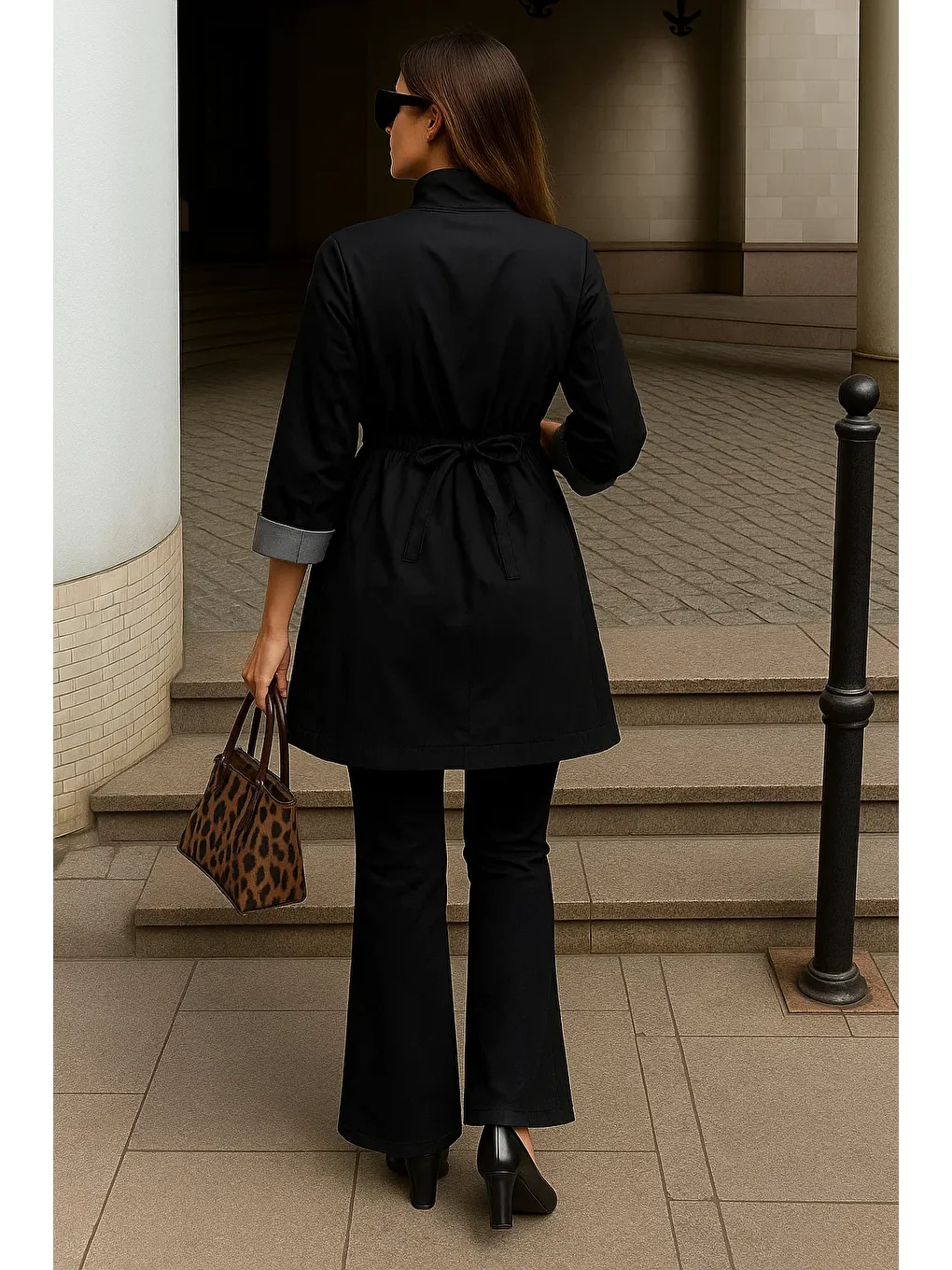 Kadın Fermuarlı Büzgülü Çizgili Siyah Kısa Trençkot-4