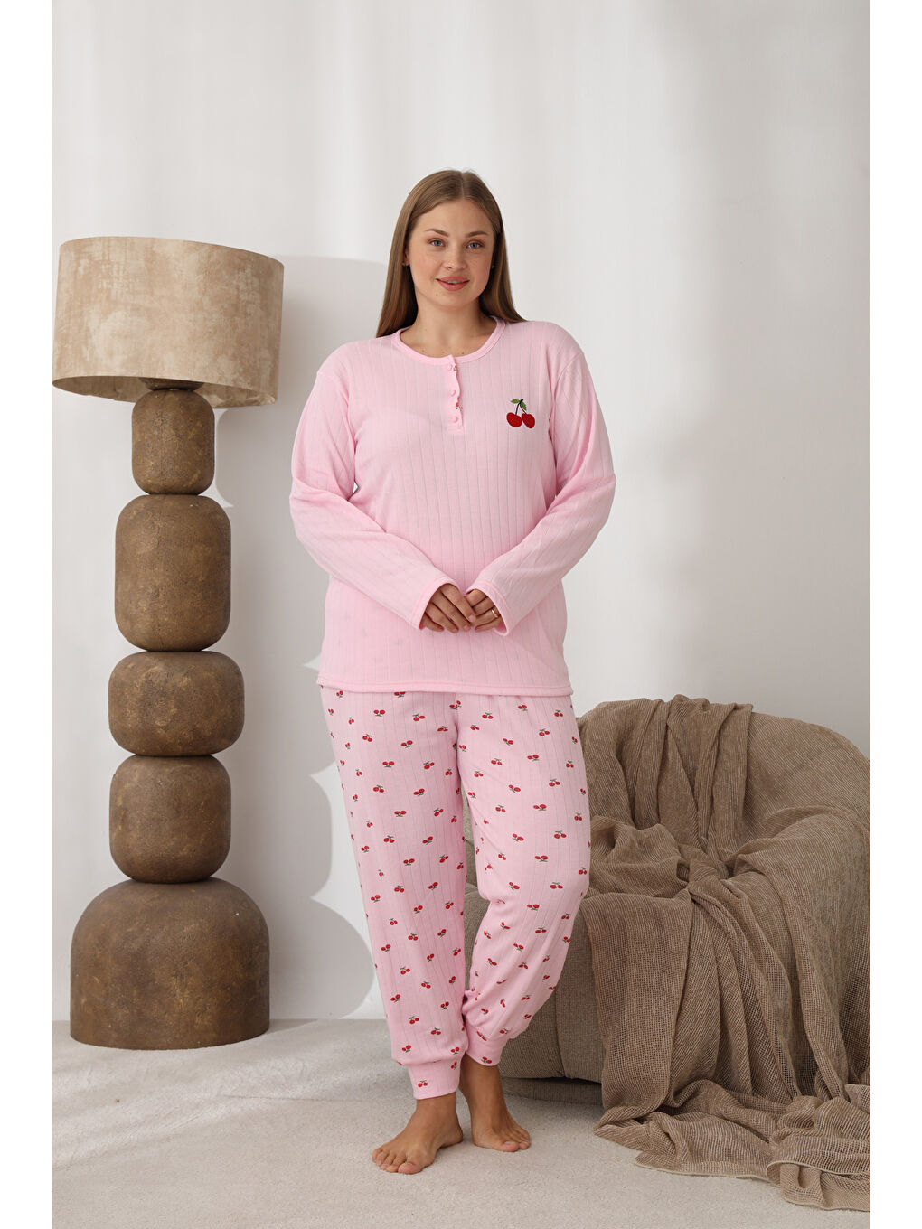 Pembe Şardonlu İnterlok Kumaş Büyük Beden Kışlık Kadın Pijama Takımı 1250