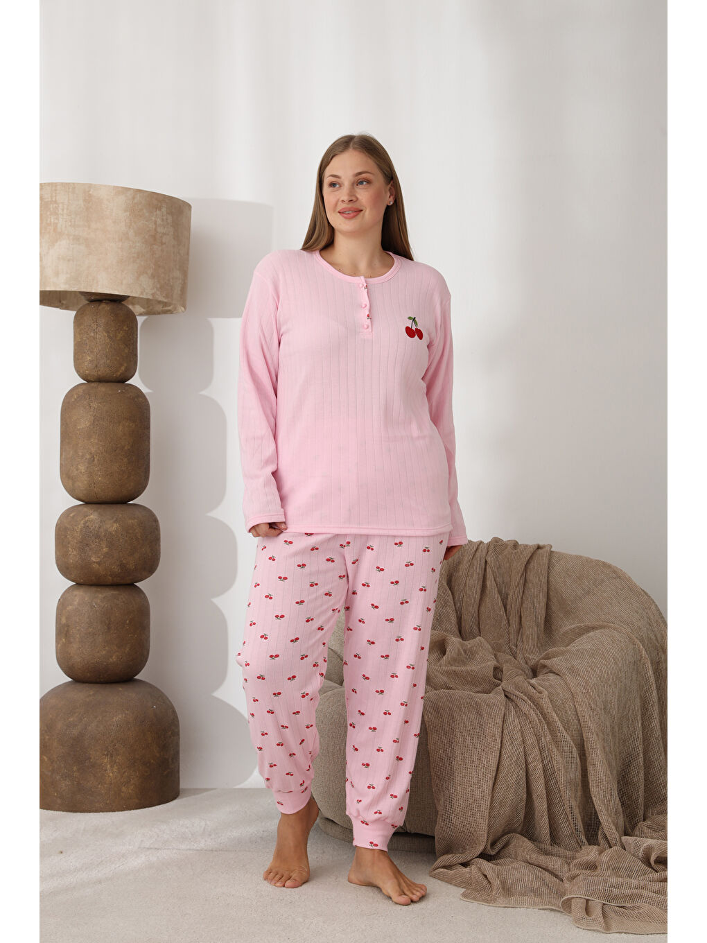 Pembe Şardonlu İnterlok Kumaş Büyük Beden Kışlık Kadın Pijama Takımı 1250-1