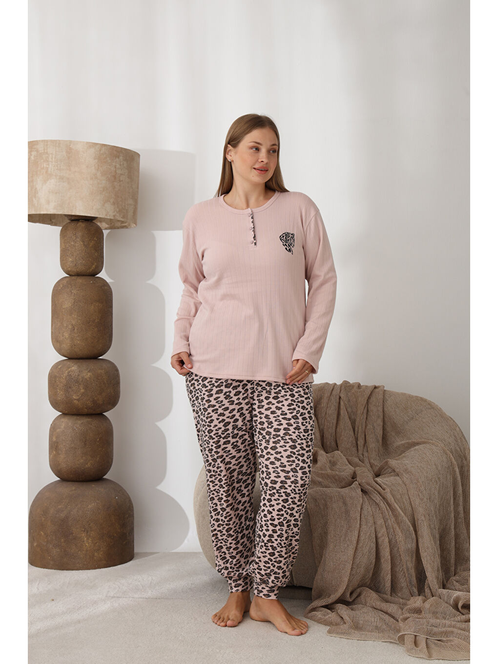 Bej Şardonlu İnterlok Kumaş Büyük Beden Kışlık Kadın Pijama Takımı 1250-1