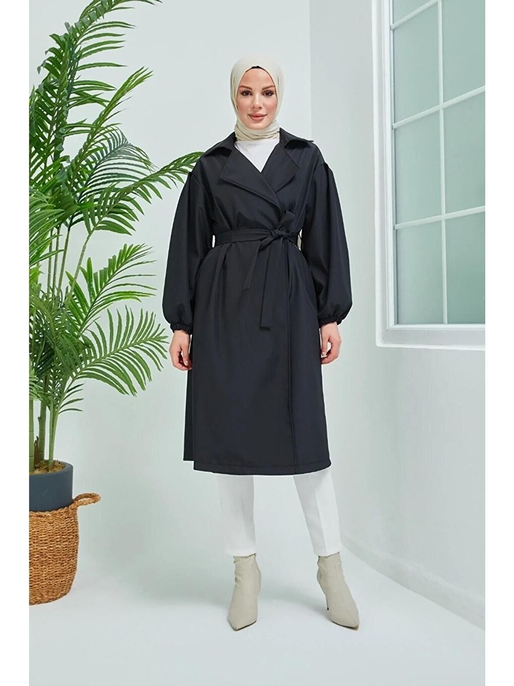 Siyah Kadın Belden Bağlamalı Balon Kol Trenç-1