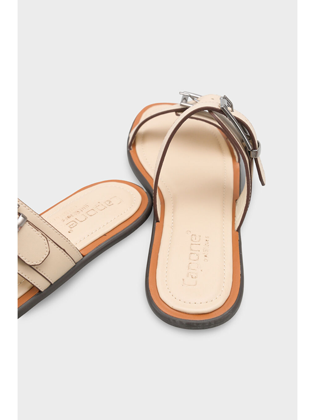 Bej Madalyn Çift Tokalı Düz Topuklu Kadın Terlik Kadın Terlik-4