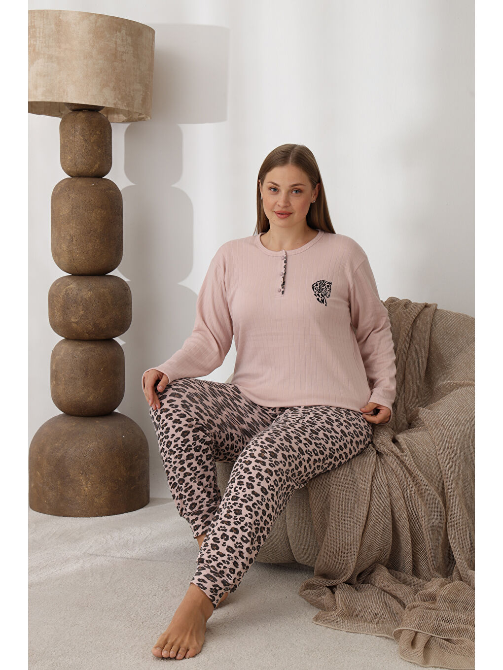 Bej Şardonlu İnterlok Kumaş Büyük Beden Kışlık Kadın Pijama Takımı 1250-3