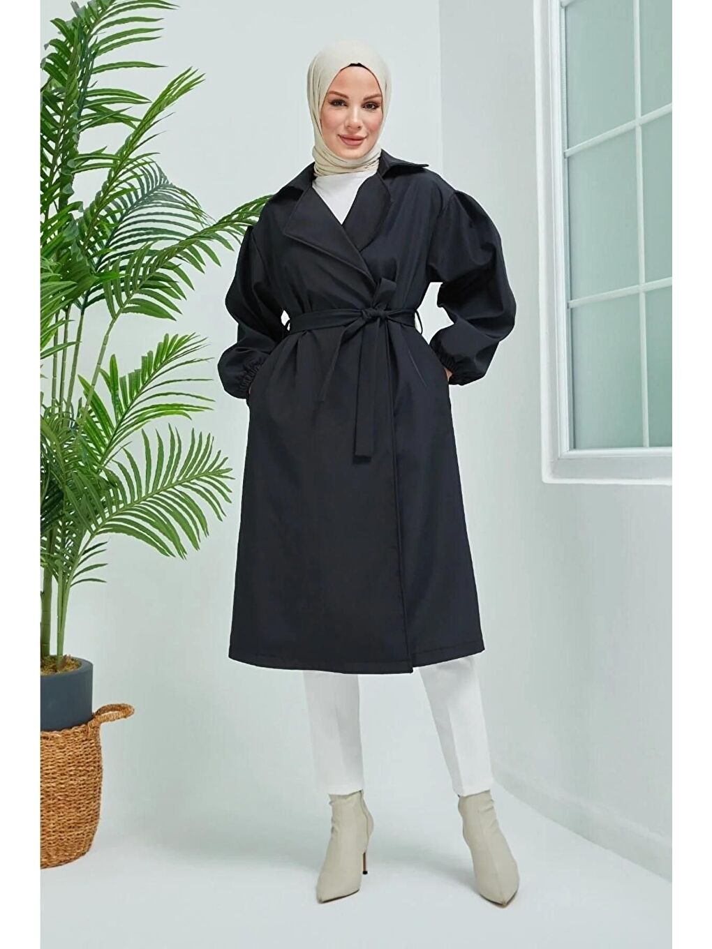 Siyah Kadın Belden Bağlamalı Balon Kol Trenç-3