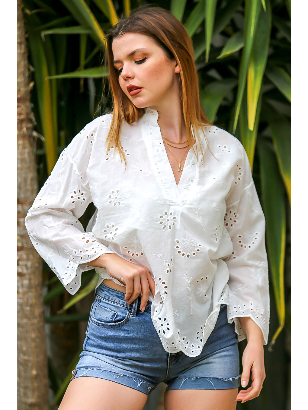 Beyaz Hakim Yaka Uzun Kol Fistolu Dokuma Casual Bluz-3