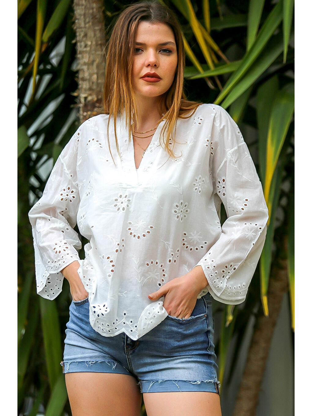 Beyaz Hakim Yaka Uzun Kol Fistolu Dokuma Casual Bluz-4