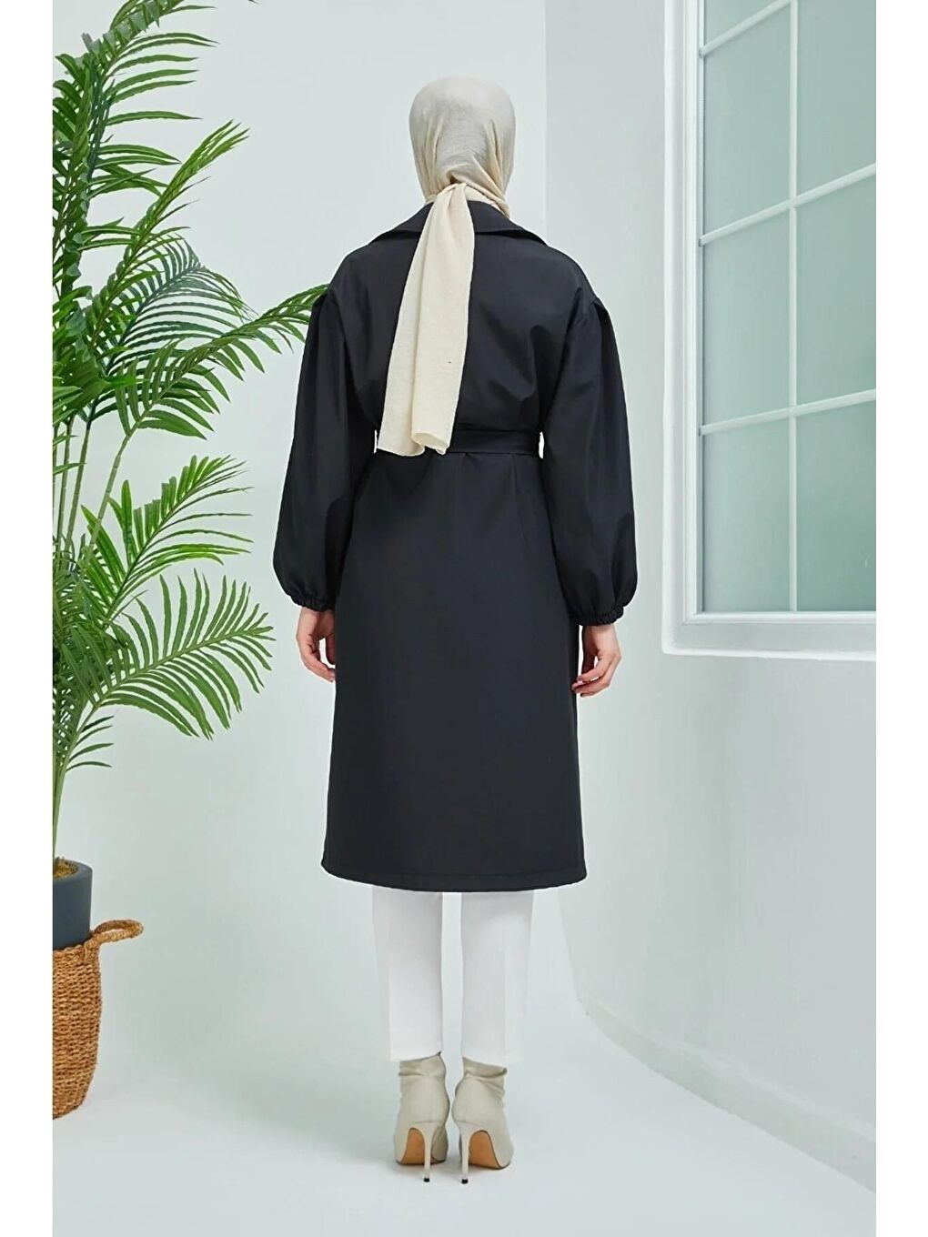 Siyah Kadın Belden Bağlamalı Balon Kol Trenç-5