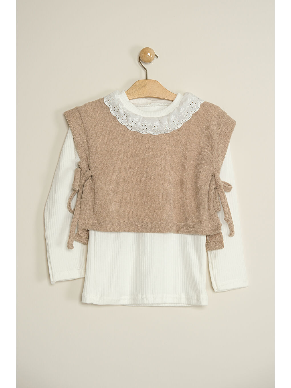 Kahverengi Kız Çocuk Bluzlu Süveterli Pantolonlu Üçlü Takım TKM.7070-1