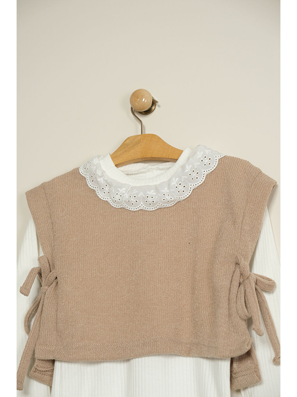 Kahverengi Kız Çocuk Bluzlu Süveterli Pantolonlu Üçlü Takım TKM.7070-2