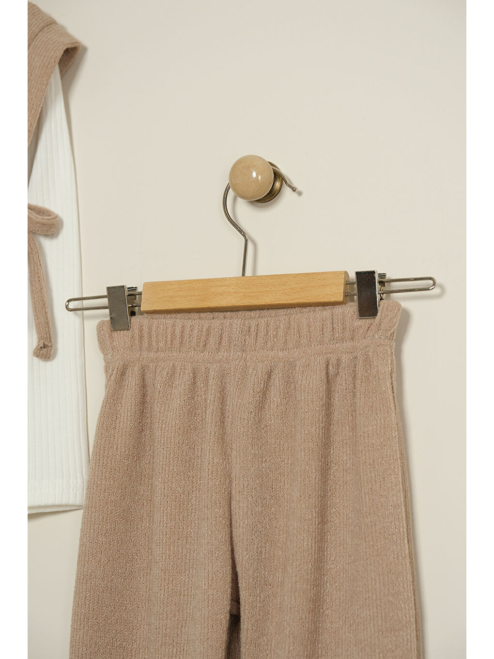 Kahverengi Kız Çocuk Bluzlu Süveterli Pantolonlu Üçlü Takım TKM.7070-3