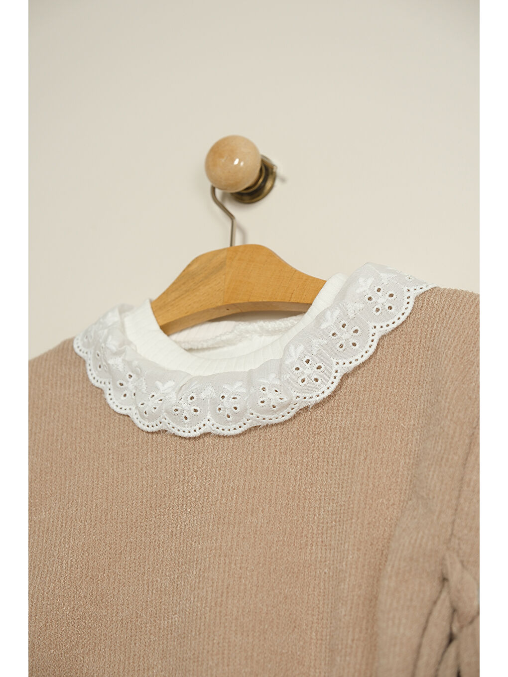 Kahverengi Kız Çocuk Bluzlu Süveterli Pantolonlu Üçlü Takım TKM.7070-5