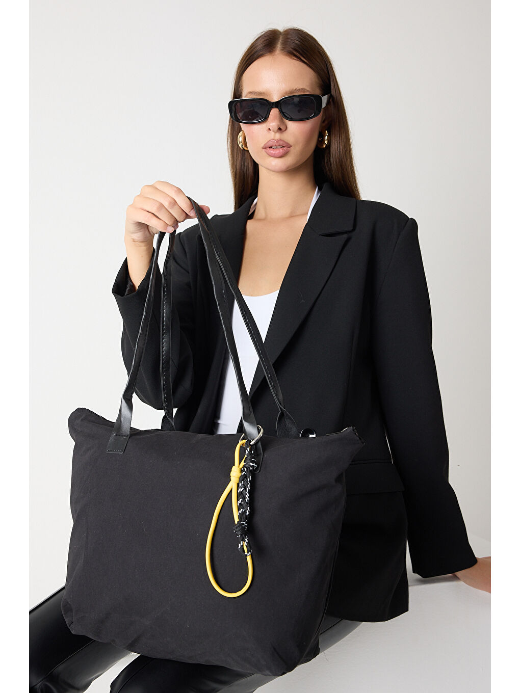 Kadın Siyah Fermuarlı Kumaş Saplı Omuz Çantası-3