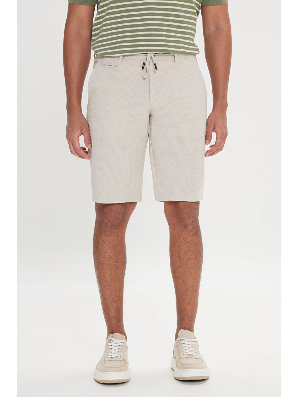 Erkek Bej Slim Fit Dar Kesim Yan Cepli Gofre Desenli Şort-2