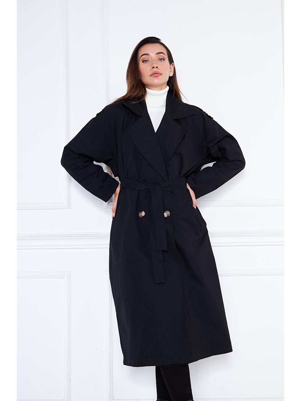 Siyah Kadın Garnilli Karikatür Baskılı Trençkot