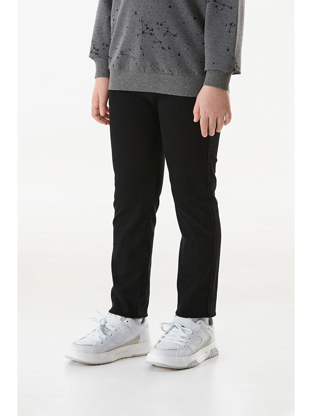 Siyah Fermuarlı Regular Fit Erkek Çocuk Pantolon-1